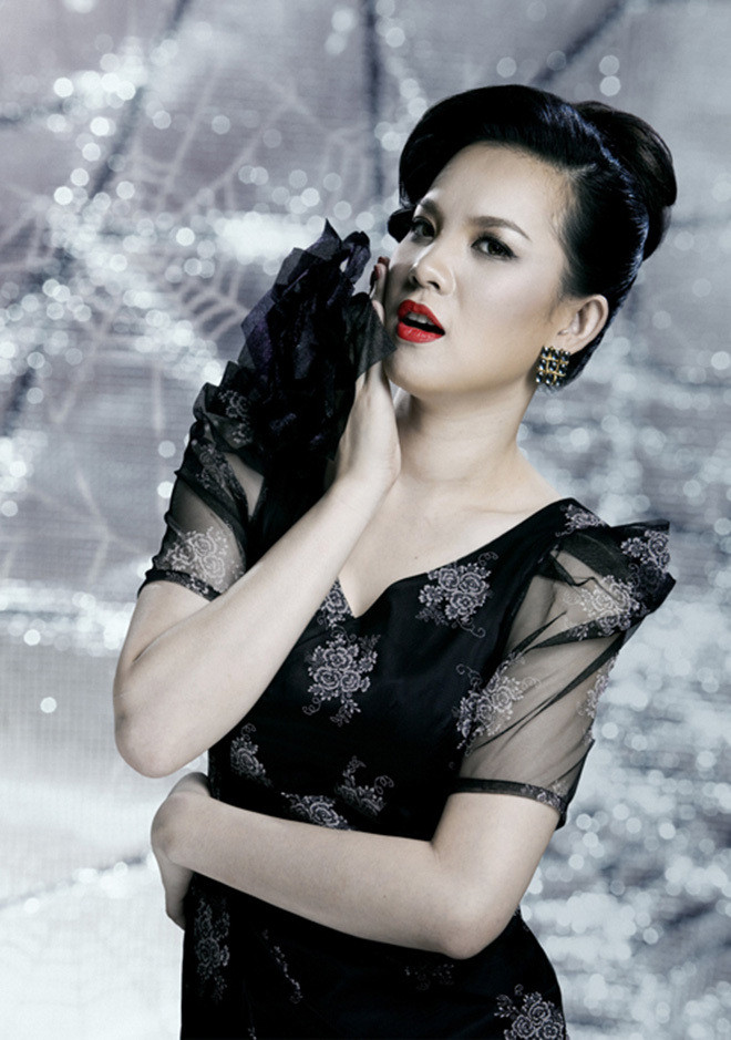 Ở tuổi 37, vóc dáng của người đẹp vẫn khiến gái trẻ xuýt xoa