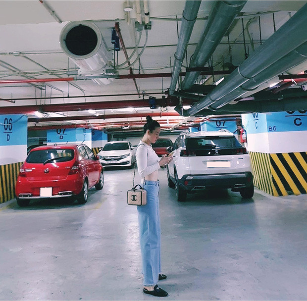 Bùi Thị Hoàng Oanh giành ngôi vị Hoa khôi các tỉnh phía Nam, sau đó xuất sắc trở thành Á hậu 1 Hoa hậu Việt Nam.