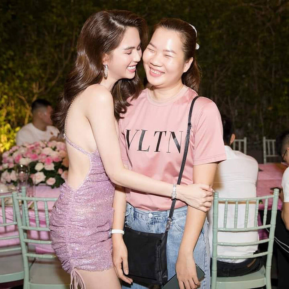 Sau câu trả lời của Ngọc Trinh, nhiều fan đã bày tỏ sự thích thú khi biết được trạng thái tình cảm của Thúy Kiều hiện tại.