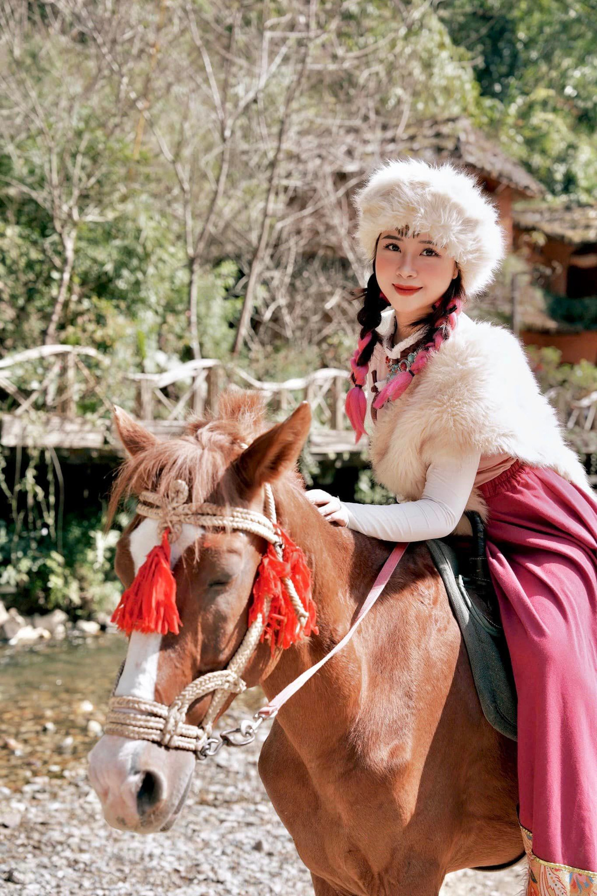 Và quả thực, tuyển thủ Phan Văn Đức rất biết cách chiều lòng vợ. Trong bức ảnh chụp màn hình, Văn Đức không ngần ngại gửi lời chào tới Quang Linh.