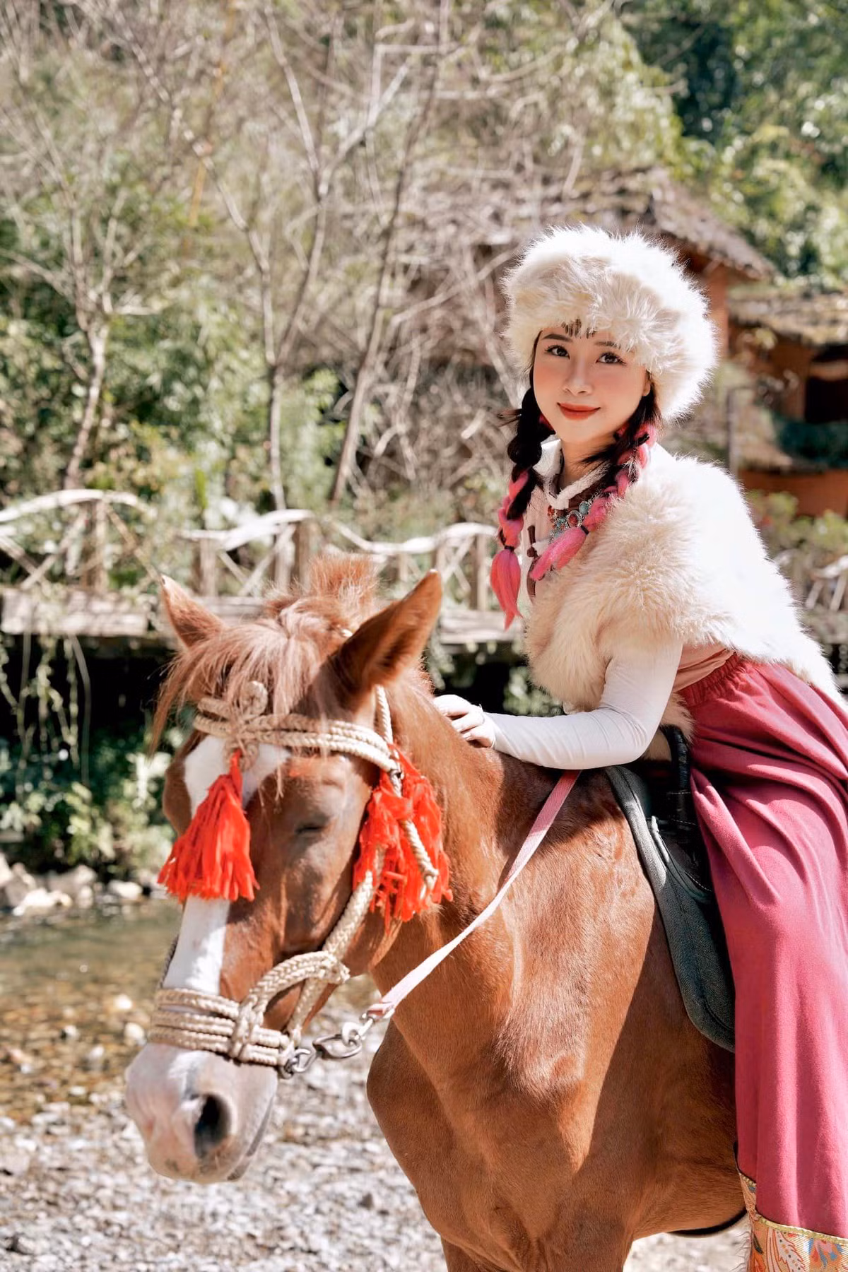 Và quả thực, tuyển thủ Phan Văn Đức rất biết cách chiều lòng vợ. Trong bức ảnh chụp màn hình, Văn Đức không ngần ngại gửi lời chào tới Quang Linh.