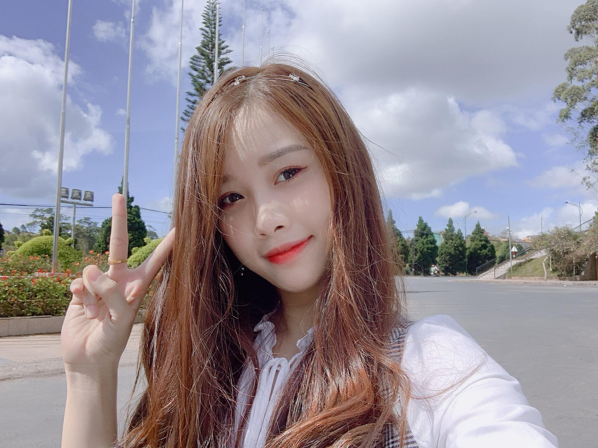 Lần gần nhất mà Văn Toàn và Nhung Bum sánh đôi đó là tiệc đầy tháng của con gái trung vệ Bùi Tiến Dũng (Viettel).