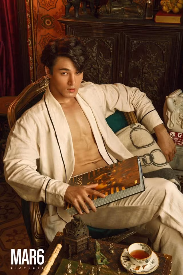 Khương Lê lần lượt nhận được các giải thưởng lớn như cúp vô địch là ở giải bóng rổ học sinh thành phố Hồ Chí Minh, huy chương vàng giải bóng rổ trẻ toàn quốc U19, hay được bầu chọn là vận động viên xuất sắc nhất giải,...