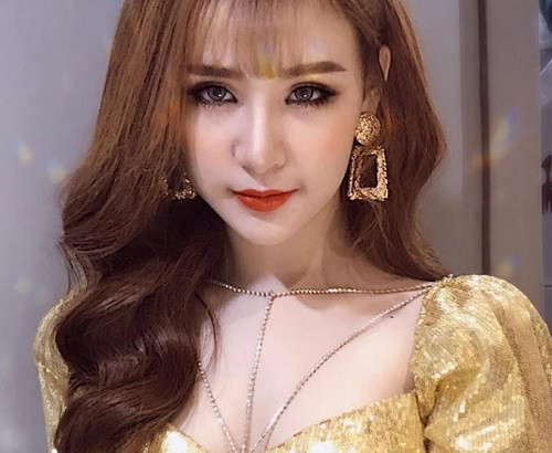 Chia sẻ của hot girl hiện vẫn gây chú ý trên trang cá nhân và nhận được nhiều lời chúc phúc từ khán giả yêu mến.