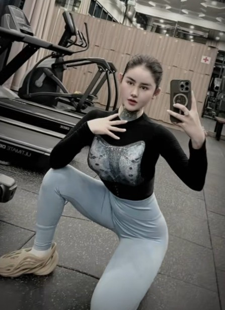 Người xem không khỏi xuýt xoa trước sự thay đổi ngoạn mục này và không ít người phải thừa nhận rằng cô ngày càng quyến rũ và cuốn hút hơn trong mỗi lần xuất hiện.