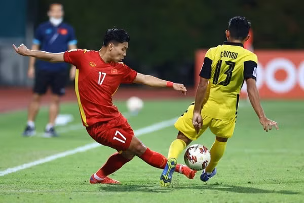 Thang 3 sao, doi tuyen Viet Nam khien Malaysia 