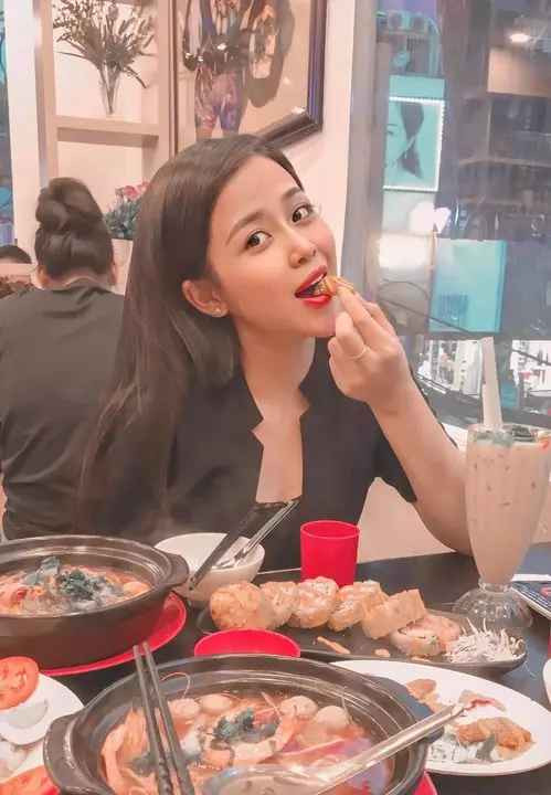 Thế nhưng, sau gần 1 năm gây bão mạng, Cao Vy bất ngờ vướng vào một scandal gây xôn xao dư luận.