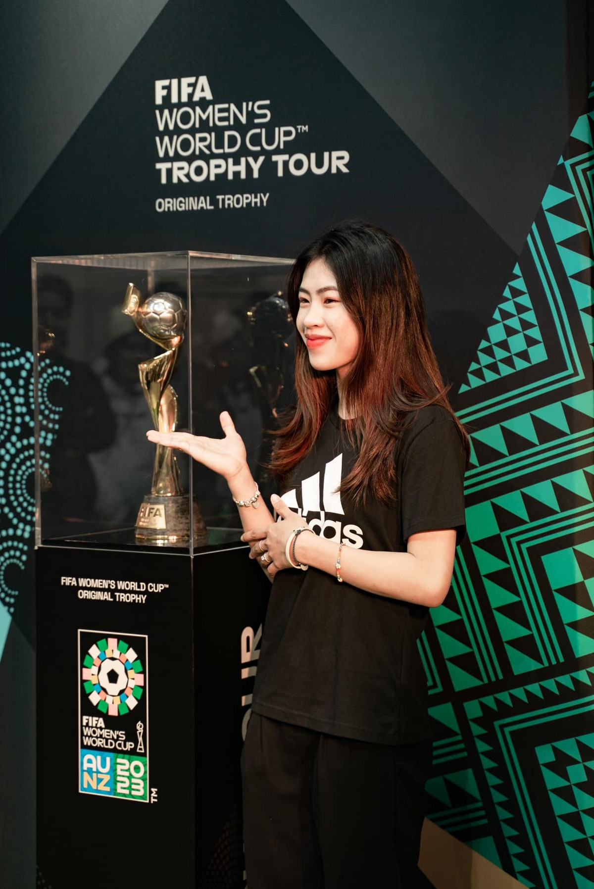 Sở hữu tốc độ và sự "quái" trong cá tình huống đi bóng, Thanh Nhã không ít lần khiến các đàn chị hay đối thủ phải toát mồ hôi với những màn "xé gió" của mình.