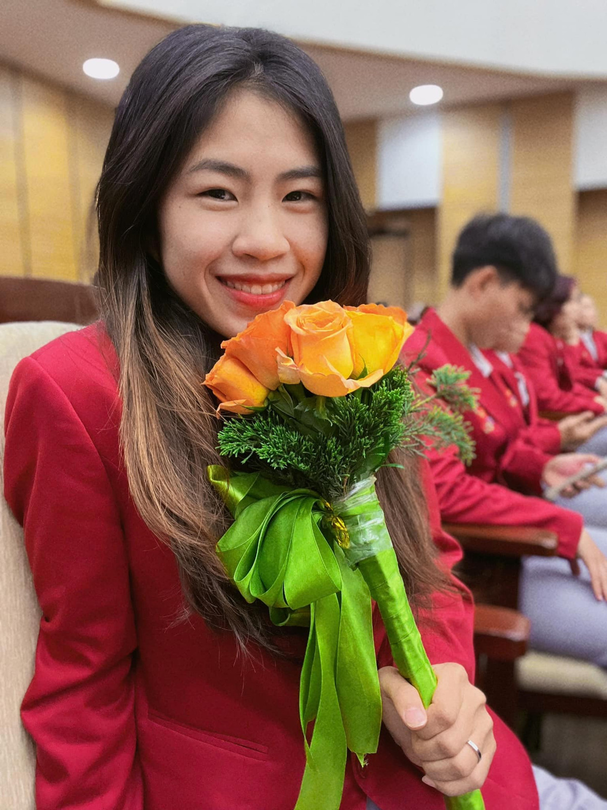 “Cảm xúc lúc đó rất khó diễn tả. Tôi cũng chỉ biết chạy đến ăn mừng cùng các đồng đội và cùng mọi người tiếp tục chiến đấu những giây cuối cùng của trận đấu”, tiền vệ trẻ của CLB Hà Nội nói thêm.