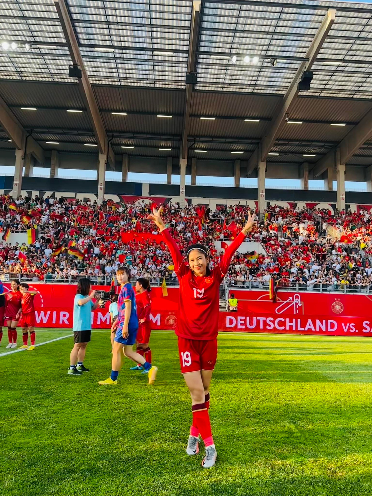 Chia sẻ về bàn thắng vào lưới đội bóng đang xếp hạng thứ 2 thế giới theo đánh giá của FIFA trong một trận giao hữu, Thanh Nhã cho biết: “Tôi cảm thấy rất vui và hạnh phúc. Bàn thắng đó không chỉ là của riêng tôi mà còn là sự nỗ lực của toàn đội. Tôi cảm thấy rất vinh dự”.