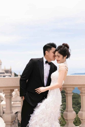 Việt Hương và Vương Anh đã có thời gian dài hẹn hò trước khi quyết định về chung một nhà.