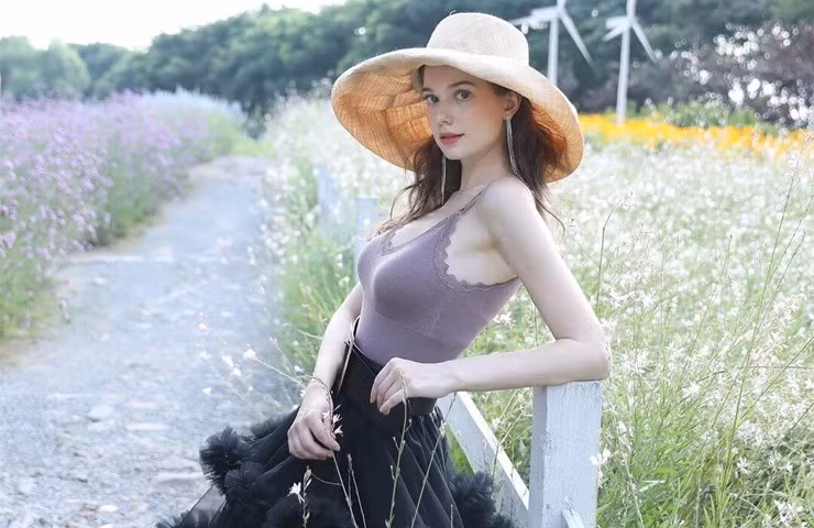 Trên trang Sina, Anastasia từng thổ lộ, cô thực sự không thích tập bụng nhàm chán, rất mệt mỏi.