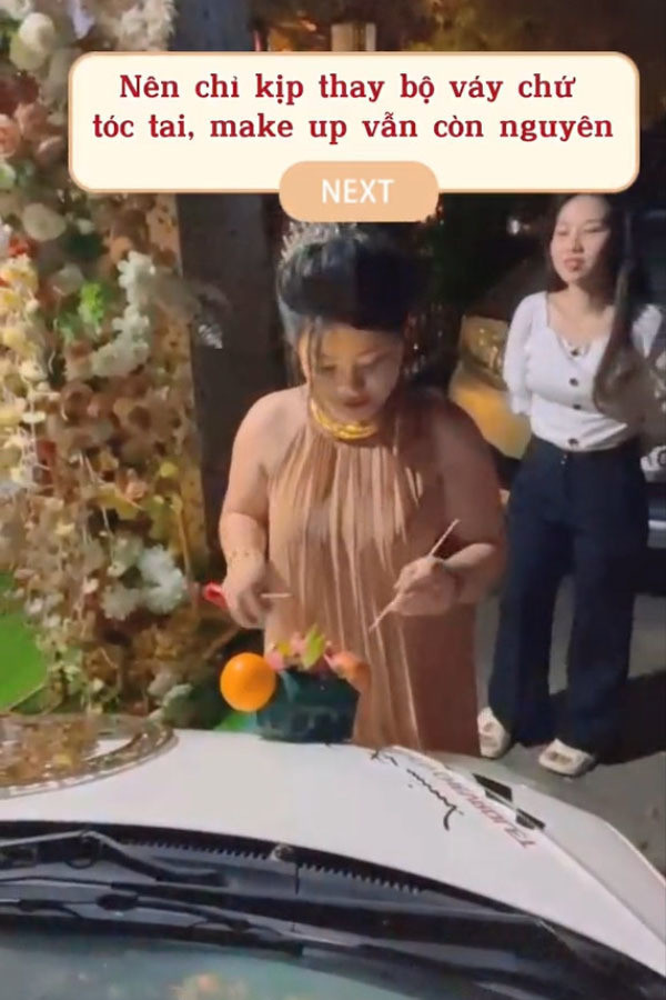 Cụ thể, cô gái chia sẻ bản thân vốn không biết gì về cắm hoa nhưng vẫn quyết phải đích thân "lên đồ" cho chiếc xe đón dâu bằng trái cây, hoa lá.