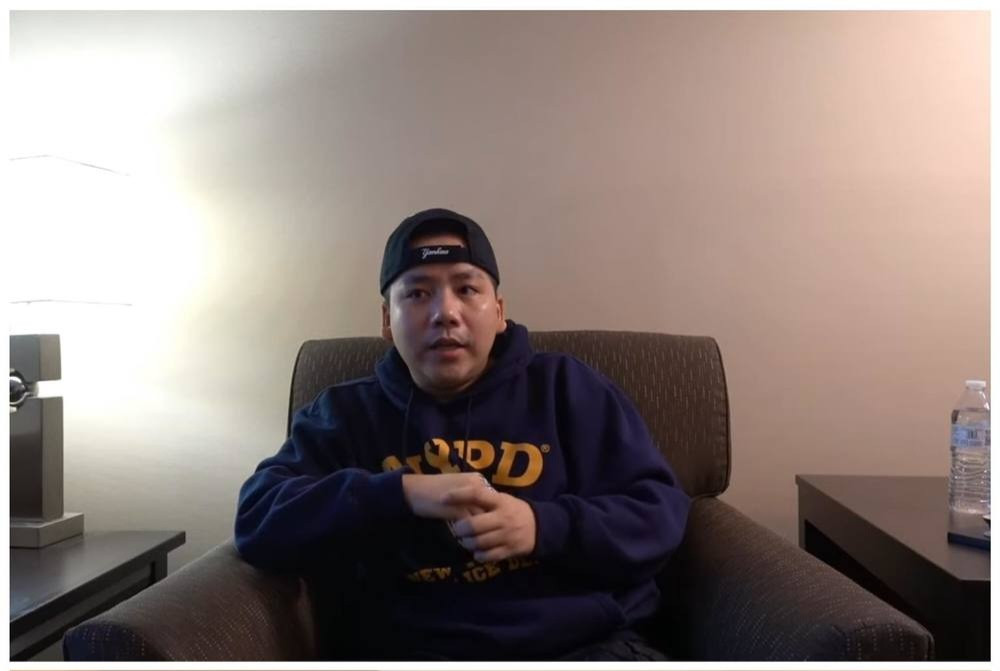 Theo như lời nam Youtuber Khoa Pug chia sẻ, vị bác sĩ được anh chọn mặt gửi vàng cũng có chuyên môn rất cao, nhiều năm trong nghề và từng có thời gian đào tạo ở Harvard – trường đại học danh tiếng nhất nước Mỹ.