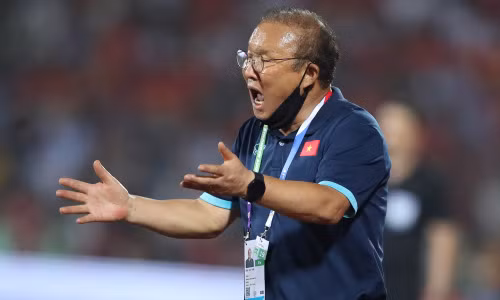 Trước đó, ngay khi trận chung kết bóng đá nam SEA Games trên sân Mỹ Đình kết thúc, ông Park đã có phần trả lời phỏng vấn trước truyền thông.