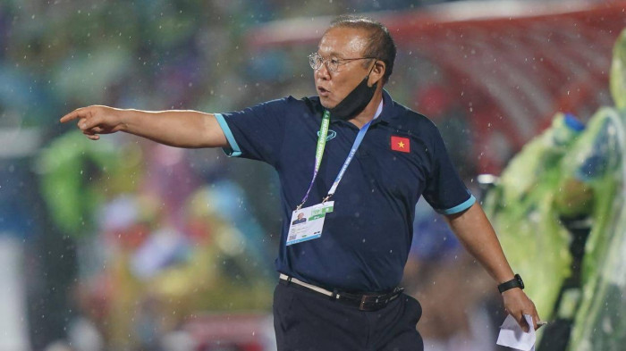 HLV Park Hang Seo nói: "Sea Games này có nhiều ý nghĩa với tôi. 3 năm trước, tôi và đội U23 Việt Nam giành huy chương vàng đầu tiên sau 60 năm. Lần này giải tổ chức ở Việt Nam, khán giả chờ đợi nhiều nên tôi cảm thấy bản thân phải có trách nhiệm hơn. Ở trận đấu hôm nay, các cầu thủ đã cố gắng hết sức. Đây là trận cuối của tôi với đội. Thời gian vừa qua, cá nhân tôi gặp rất nhiều căng thẳng...