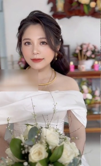 Một số người còn cho rằng nếu ai cũng có ý thức như cô dâu, không cố tình bom hàng thì chắc chắn các shipper sẽ phần nào vơi bớt được nỗi vất vả khi làm việc.