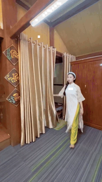 Ngoài ra tầng 1 cũng sẽ có một khu vực bếp sử dụng than củi để đồ xôi, nướng lạp sườn... Đây cũng sẽ là nơi để nấu cỗ khi đông khách.