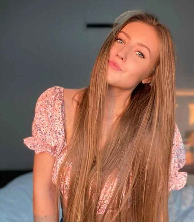 Chơi thể thao giúp VĐV bóng chuyền người Cộng hòa Séc có thân hình nuột nà, không chút mỡ thừa.