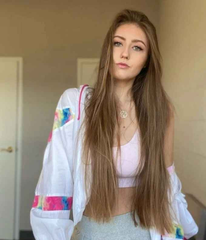 Vào các kỳ nghỉ trong năm, Lucie Mahelova luôn dành thời gian về thăm gia đình, bạn bè ở CH Séc.