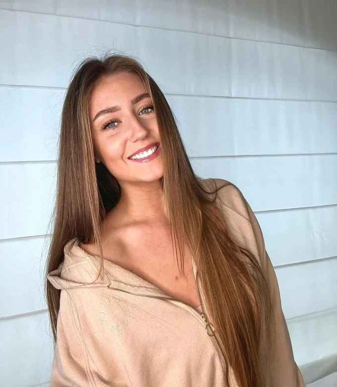 Hiện tại, Lucie Mahelova đang sở hữu trang cá nhân với hơn 20.000 người theo dõi.