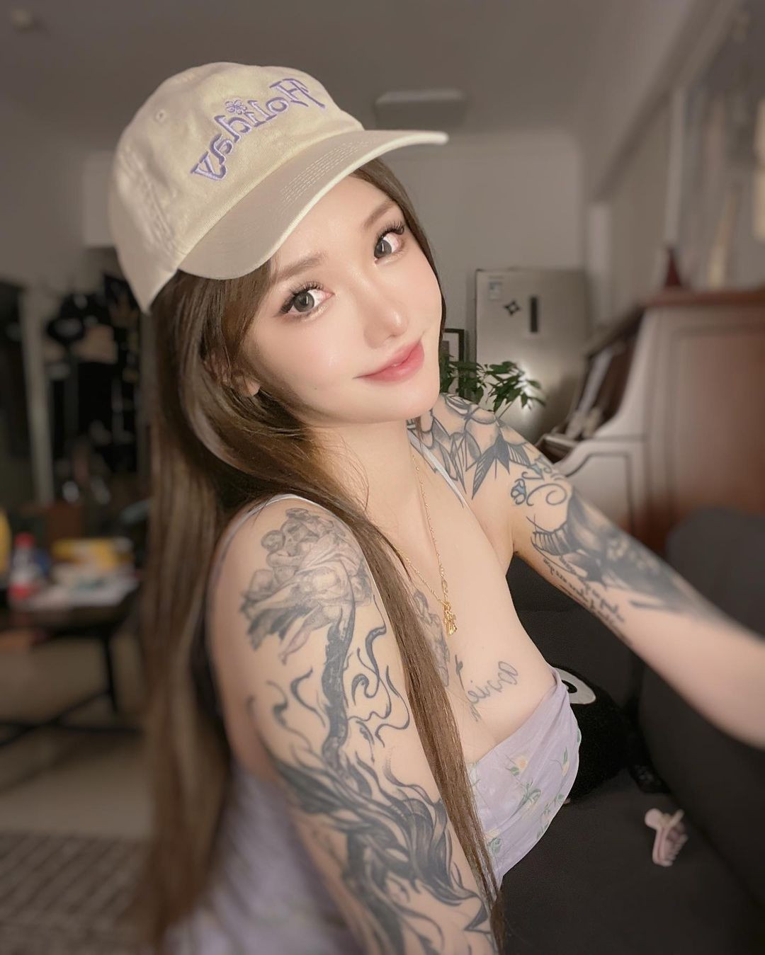 Ở ngoài đời, Kiligkira cũng thường xuyên ghi điểm bởi lối mặc quyến rũ.