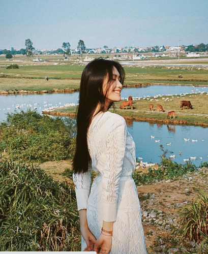 Cùng ngắm nhìn những hình ảnh xinh đẹp của bạn gái tin đồn Đoàn Văn Hậu là Doãn Hải My.