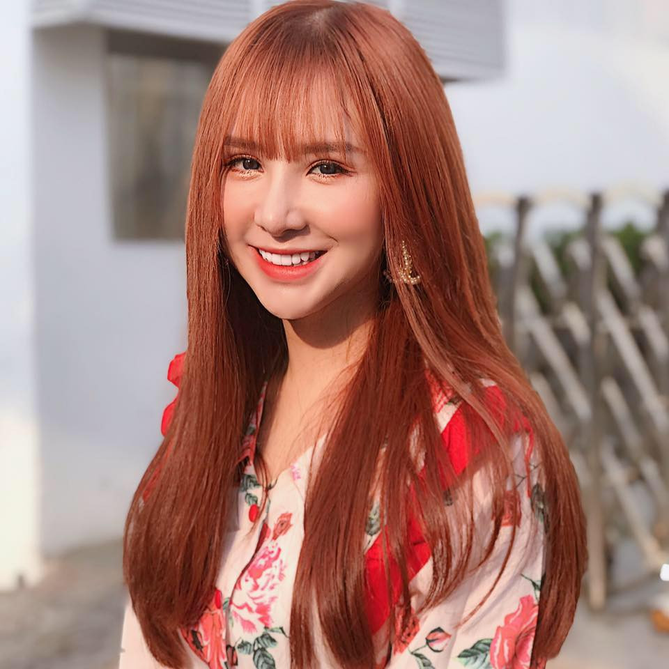 Không chỉ được cho là đã chỉnh sửa số tiền ủng hộ đồng bào vùng lũ, Yến Tatoo còn sử dụng nhãn dán để che đi số tiền càng khiến dân mạng tò mò.