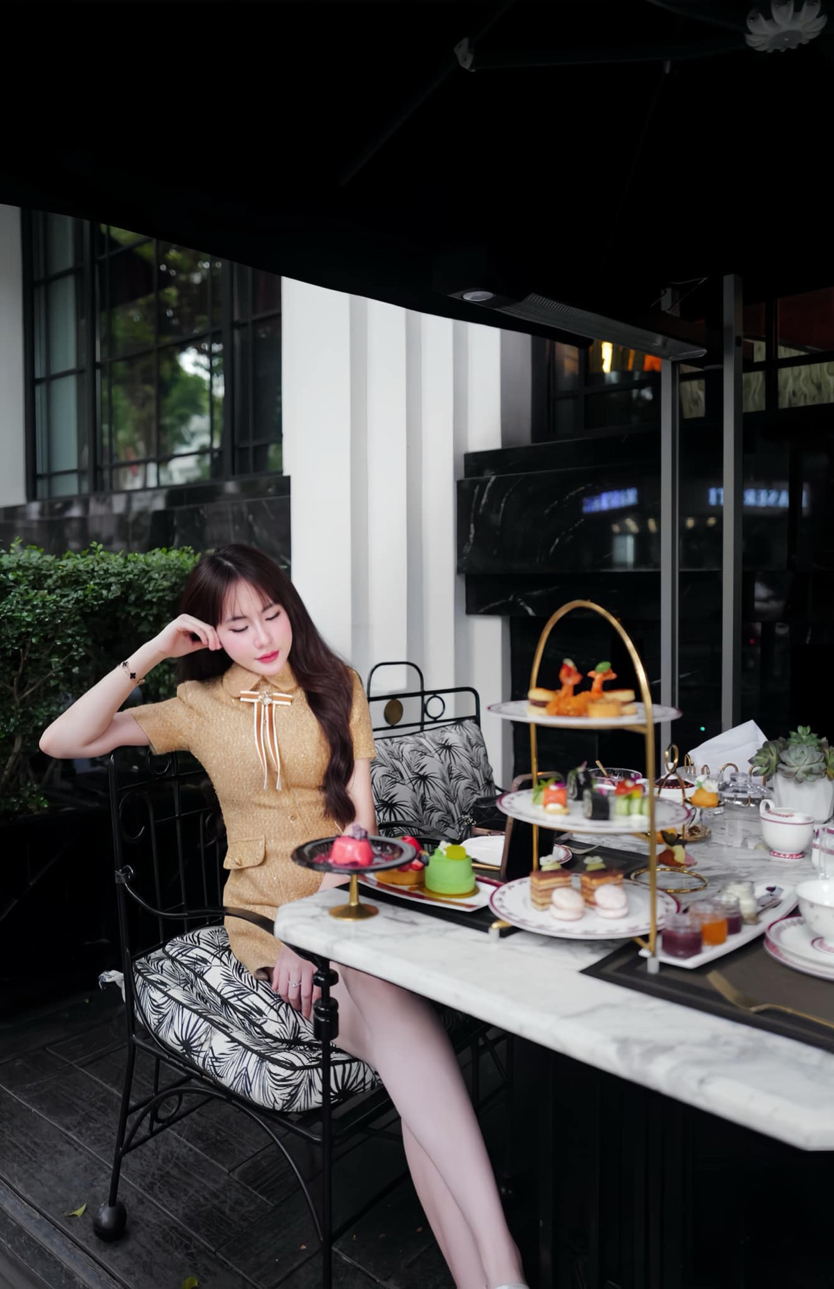 Trên trang cá nhân, Tuyết Anh thu hút sự chú ý lớn từ cộng đồng mạng khi chia sẻ loạt hình ảnh khoe trọn vẹn vóc dáng quyến rũ của mình.