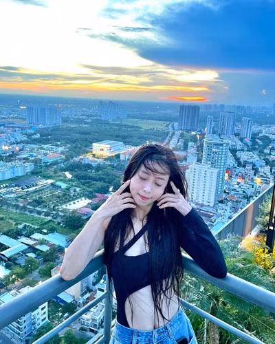 Với Châu Tuyết Vân, chiếc HCV đặc biệt có ý nghĩa bởi sau 10 năm cô mới giành HCV trở lại. Đồng thời cũng là HCV thế giới thứ mới nhất của cô gái 34 tuổi này sau các năm 2010, 2011, 2013 và 2014.