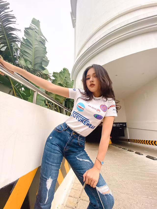 Một yếu tố giúp Trúc Lâm thêm quyết tâm để giảm cân hơn nữa với niềm đam mê nghệ thuật từ nhỏ, hot girl Phú Yên muốn trở thành diễn viên.