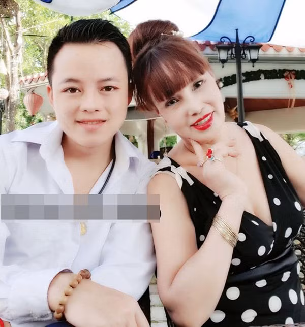 Hầu hết mọi người đều bất bình trước một bộ phận cư dân mạng cố ý đưa tin không chính xác khiến cuộc sống của hai vợ chồng cô dâu Thu Sao bị ảnh hưởng.