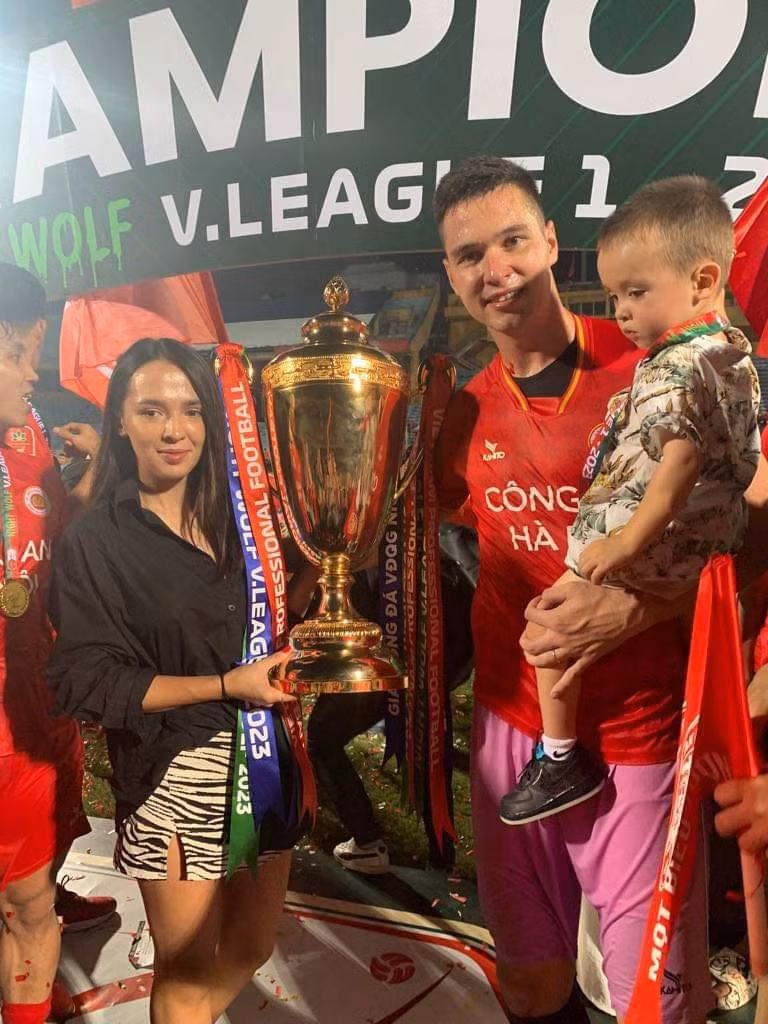 Bên cạnh đó, phía Filip Nguyễn cũng thông báo tin vui khi thủ thành Việt kiều sẽ có quốc tịch Việt Nam vào đầu tháng 12 (dự tính vào ngày 5-6/12/2023).