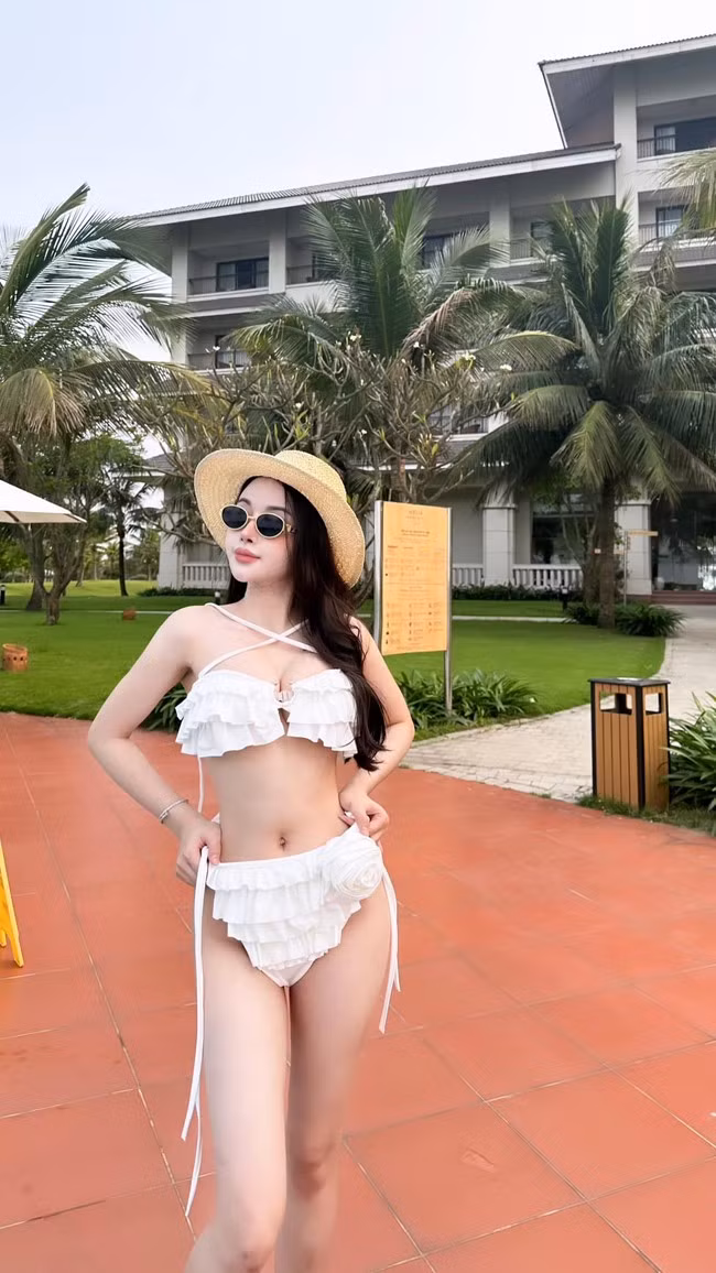 Quỳnh Phương chia sẻ, cô học được ở bố sự kiên trì, nỗ lực và tài năng kinh doanh. Cô cũng học được ở mẹ sự tần tảo, chịu khó, hết lòng vì chồng con.