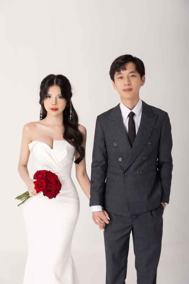 Màn cầu hôn của Văn Tùng và Mai Dora dù không được phát sóng trực tiếp nhưng khoảnh khắc ngọt ngào ấy đã gần như chiếm trọn spotlight của đêm Chung kết giải đấu LMHT số 1 Việt Nam.