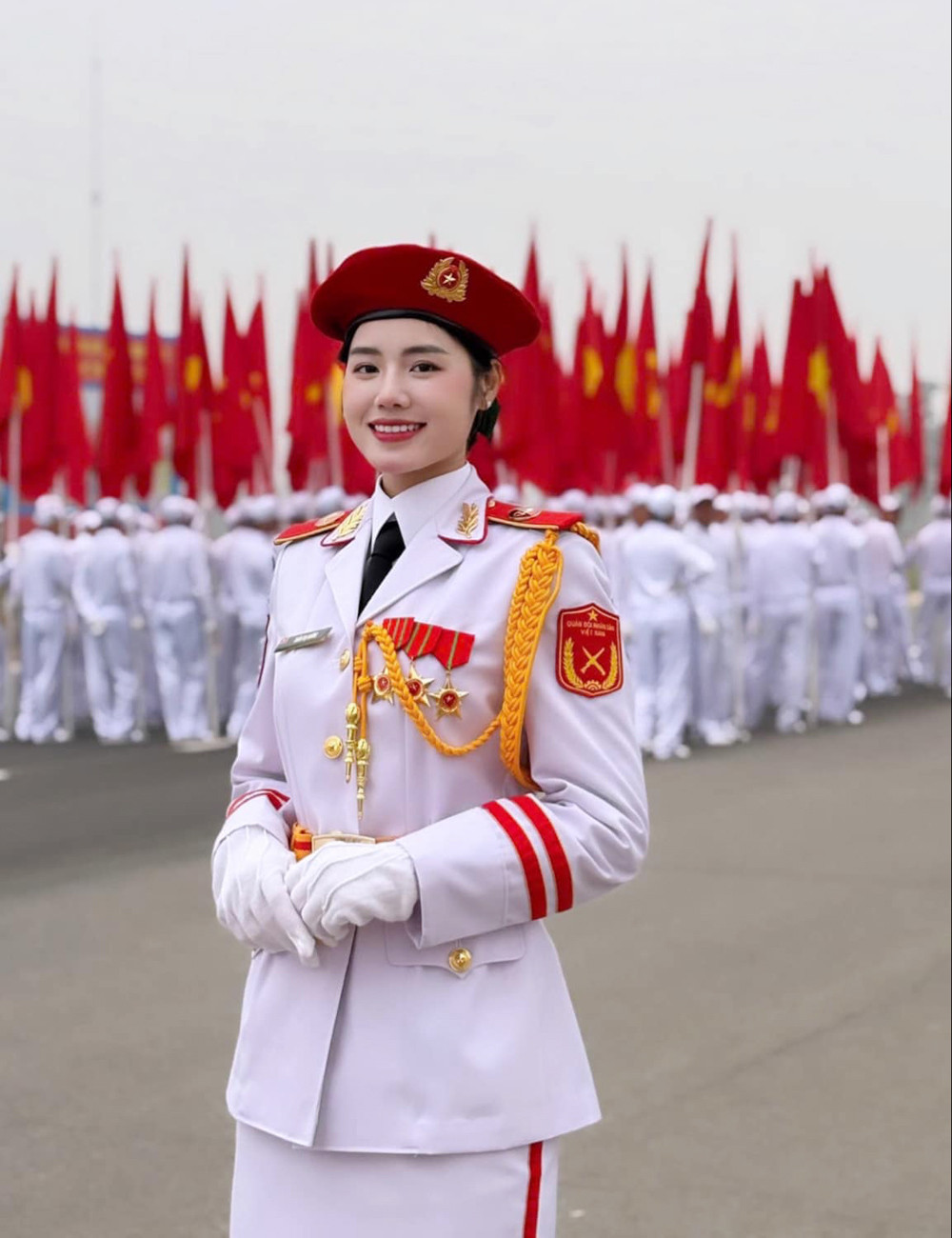 Từ tháng 12/2024, nữ chiến sĩ Quân nhạc này cùng hàng nghìn chiến sĩ bắt đầu hành trình tập luyện dài hơi, chuẩn bị cho lễ diễu binh mừng 50 năm Ngày Giải phóng miền Nam, thống nhất đất nước.