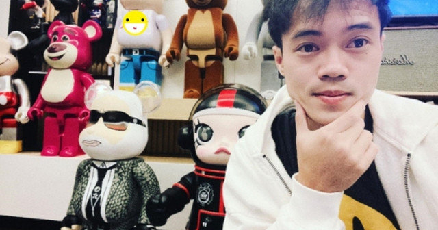 Tính đến hiện tại, Văn Toàn đã sở hữu bộ sưu tập Bearbrick không phải dạng vừa. Các chú Bearbrick được tiền đạo sinh năm 1996 trưng bày tại căn hộ chung cư của anh ở Hà Nội.