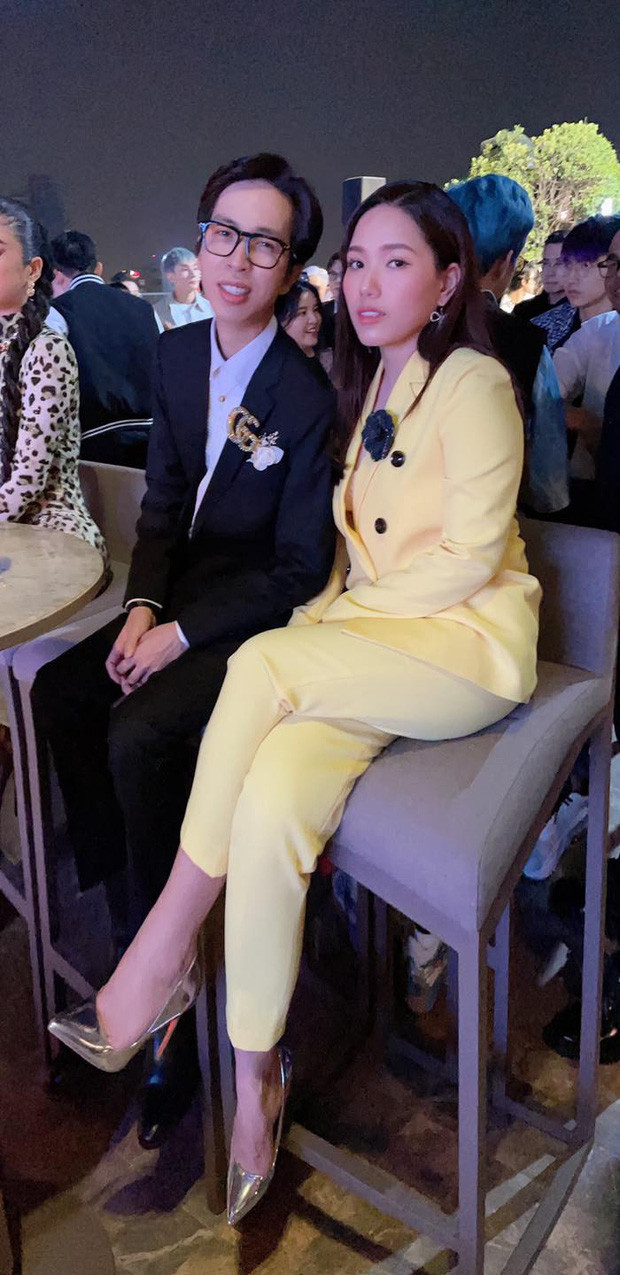 Tần suất streamer ViruSs ăn diện chỉn chu, tóc tai vuốt vuốt đúng chuẩn soái ca ngày càng nhiều và bộ sưu tập ảnh selfie theo style bảnh bao trước gương thì ngày càng dày thêm.