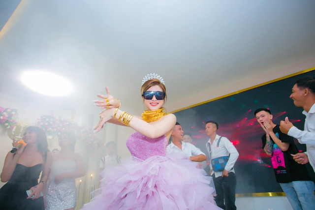 Nàng dâu trẻ tuổi tên Thúy Kiều luôn nghĩ rằng chỉ cần mình sống đúng với lương tâm, không làm điều gì sai trái và sống tốt là được rồi. Bởi cuộc đời mình như thế nào là do mình quyết định.