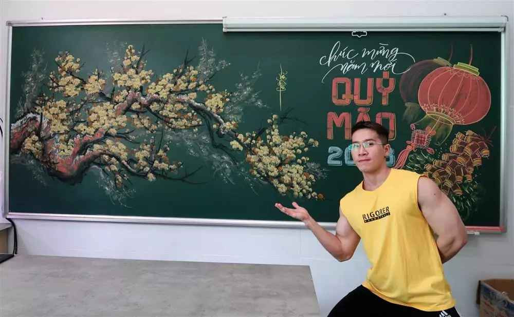 Sau khi tốt nghiệp loại giỏi ngành Giáo dục tiểu học tại Đại học Sư phạm TPHCM năm 2018, Văn Hiền công tác trong câu lạc bộ mỹ thuật của một trường tiểu học. Sau đó, anh nghỉ việc và làm giáo viên tự do với các lớp vẽ cho thiếu nhi và người lớn.