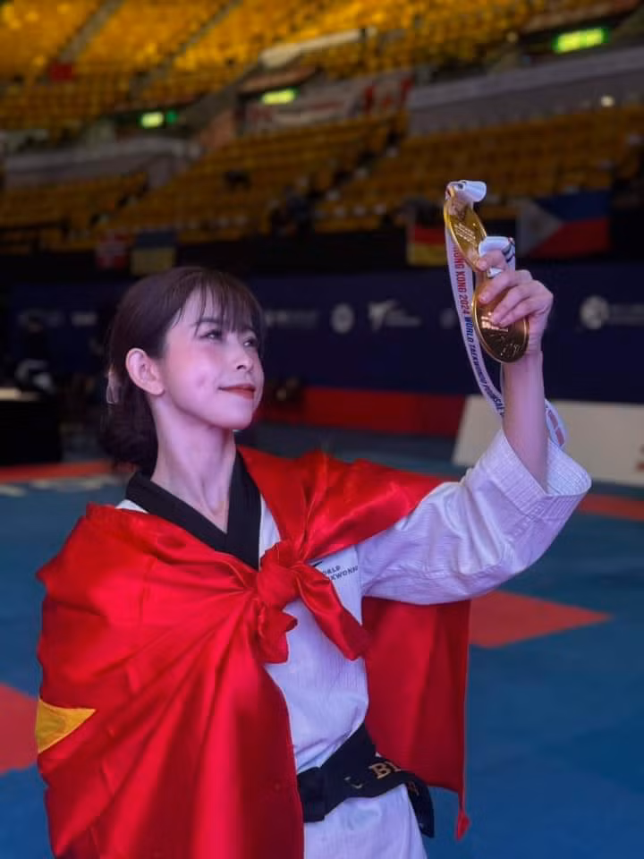 Đồng thời đây cũng là HCV thế giới thứ 5 của cô gái 34 tuổi này sau các năm 2010, 2011, 2013 và 2014.