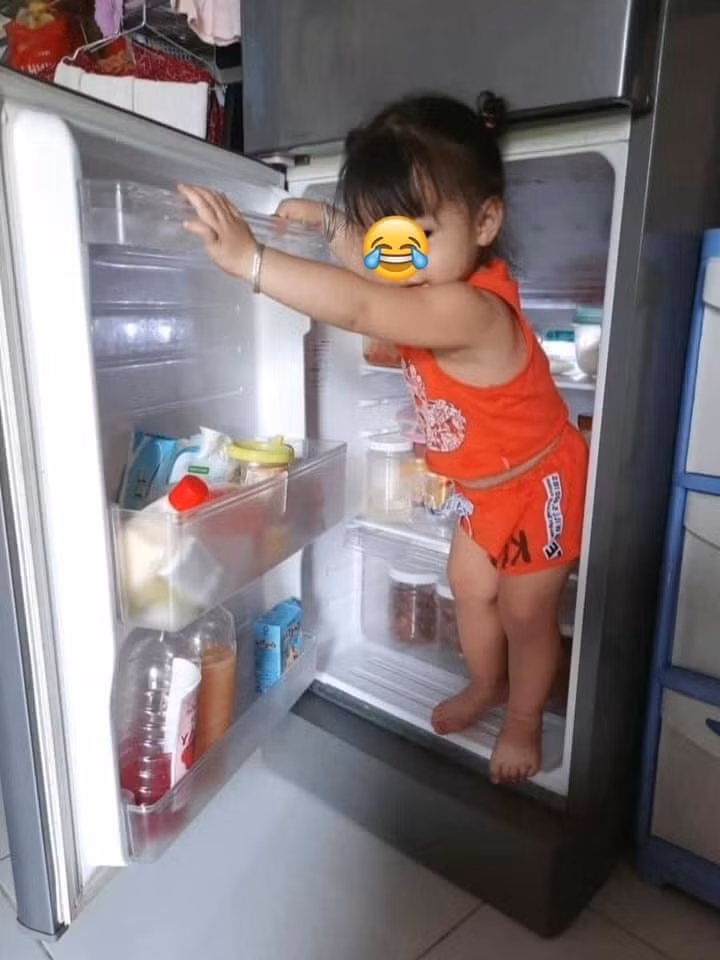 Dù câu chuyện đẻ con gái không còn mới trên mạng xã hội nhưng mỗi khi hình ảnh những "cô chiêu" nghịch ngợm quái đản lại khiến netizen bàn tán xôn xao.