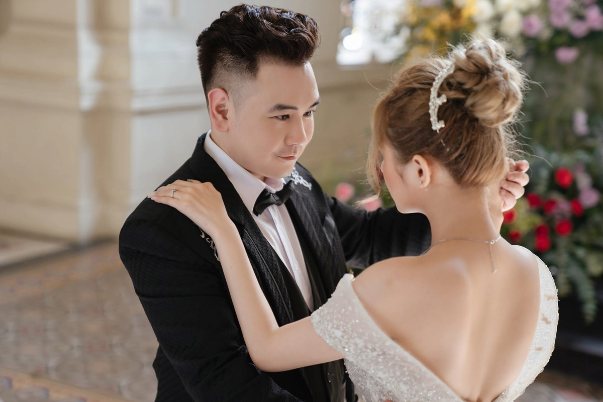 Trong chương trình "Khách đến chơi nhà", Xemesis và Xoài Non cũng chia sẻ thêm rằng, nếu gặp khó khăn về vấn đề sinh em bé, họ sẽ can thiệp đến biện pháp cấy ghép để vừa sinh được bé trai và bé gái.