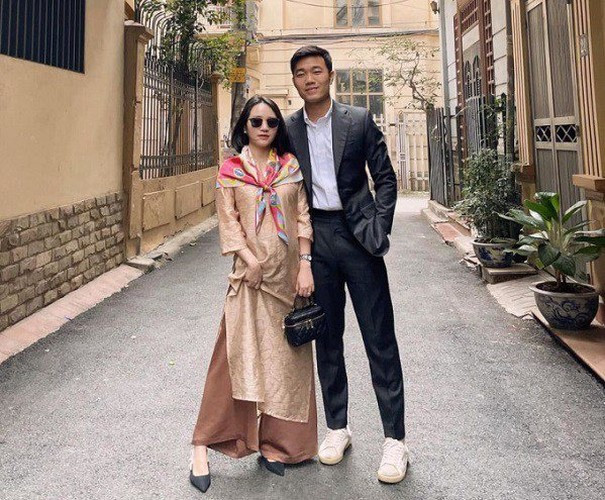 Tháng 4/2021, Xuân Trường làm đám hỏi với bạn gái lâu năm Ngô Mai Nhuệ Giang. Ngày vui của cặp đôi được bảo mật một cách tối đa. Chỉ khi ngày vui qua đi, gia đình, người thân và bạn bè mới hé lộ ảnh nét căng về lễ ăn hỏi của họ.