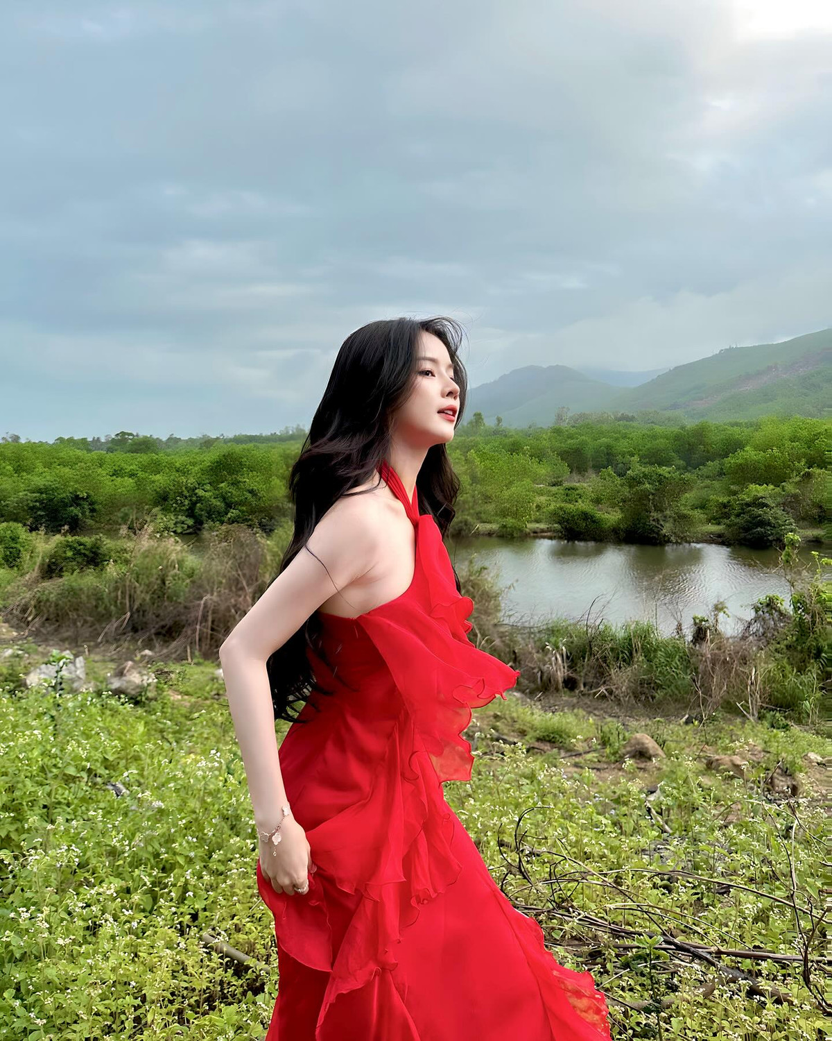 Mie hút hồn trong từng khung hình nhờ gương mặt đẹp và vóc dáng nóng bỏng.