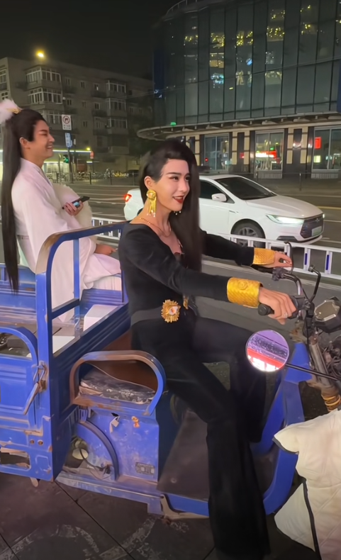 Điều đáng nói, màn cosplay Phạm Băng Băng của nhân vật này có thần thái và giọng nói giống đến 100% nguyên tác.