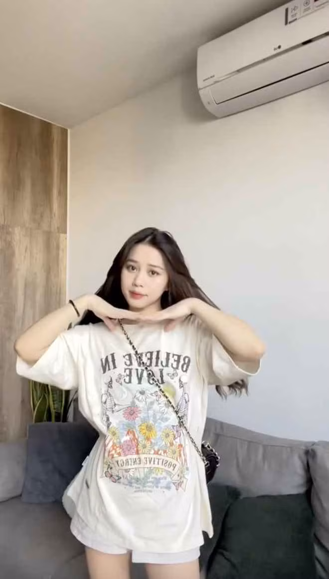 Sau khi công khai mối quan hệ với Nhâm Mạnh Dũng, Hoa Mỹ rất được lòng dân mạng.