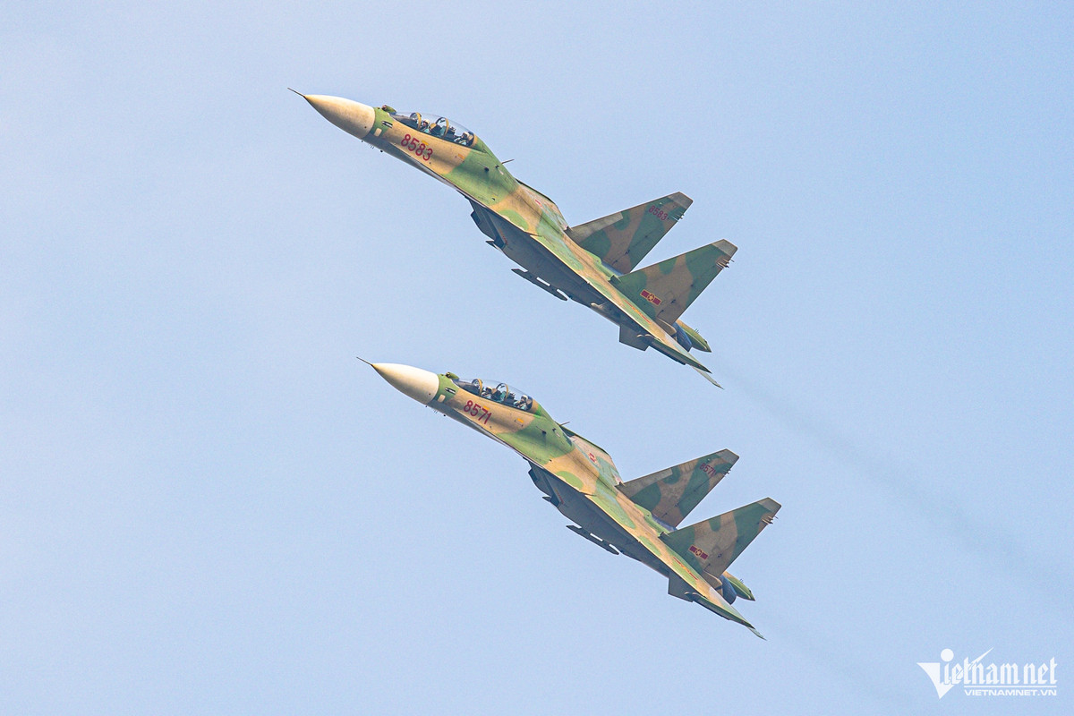 Các cán bộ, chiến sĩ, lực lượng thuộc các đơn vị cần tiếp tục nêu cao tinh thần trách nhiệm, vượt qua khó khăn, chấp hành nghiêm kỷ luật để chuẩn bị tốt cho các buổi tổng duyệt và lễ khai mạc diễn ra trong những ngày tới.