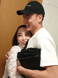 Để có được căn hộ như hiện tại, anh Dũng đã phải trao đổi rất nhiều với Đặng Văn Lâm bởi chàng thủ môn này cũng khá là... khó tính.