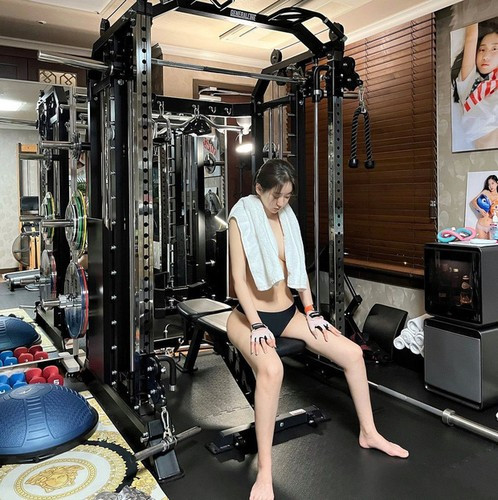 Ăn mặc phản cảm tới phòng gym, hội chị em nhận đủ "gạch đá" An mac phan cam toi phong gym, hoi chi em nhan du